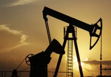 Giá xăng dầu hôm nay 10/5: Tiếp tục chịu áp lực bởi căng thẳng Mỹ – Trung giá dầu