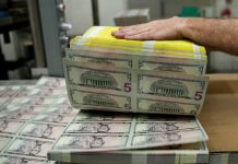 Tỷ giá ngoại tệ ngày 25/10, USD giảm nhẹ, chờ tín hiệu từ Fed