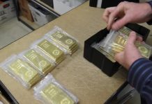 Giá vàng hôm nay 21/3: Tranh thủ gom hàng, chờ vàng tăng giá