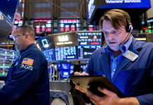 Chứng khoán Mỹ lập kỷ lục nhờ tin tốt về thương mại, giá dầu giảm vì OPEC+ lại tính tăng sản lượng